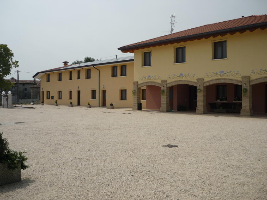 Pocenia Agriturismo Ai Laghi מראה חיצוני תמונה